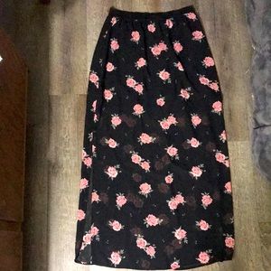 DIVIDED SHEER MAXI SKIRT 🌷🌺